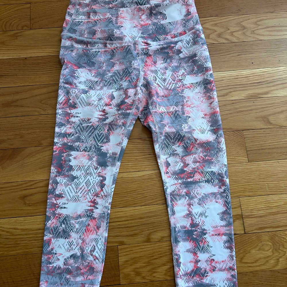 GAIAM Pink & Gray Patterned High-Waist Cropped Leggings